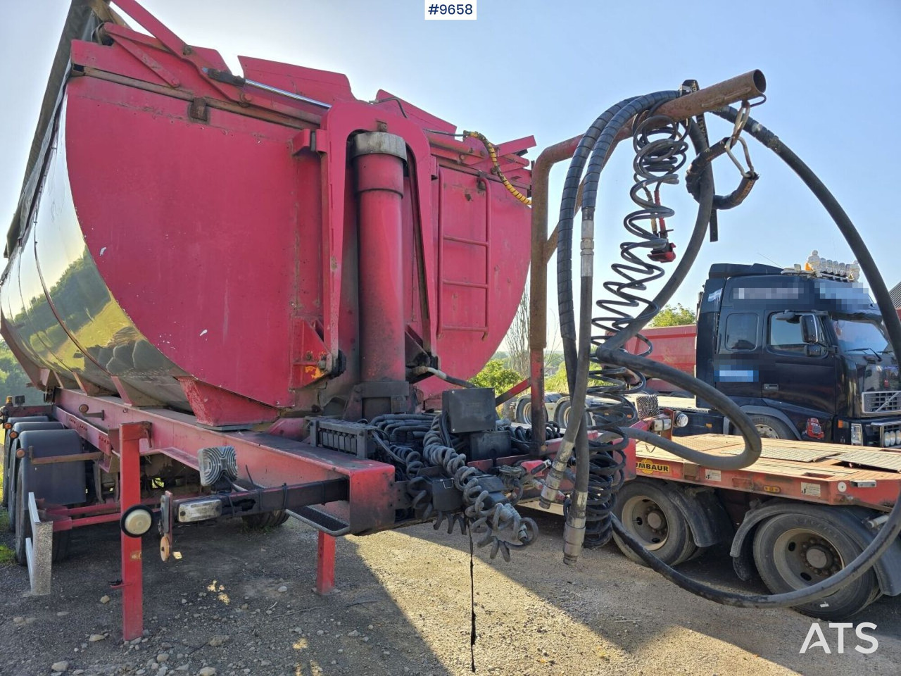 Asphalt trailer Parator STI 17-24 - Kallur-poolhaagis, Asfaldimasin: pilt 5 Asphalt trailer Parator STI 17-24 - Kallur-poolhaagis, Asfaldimasin: pilt 5