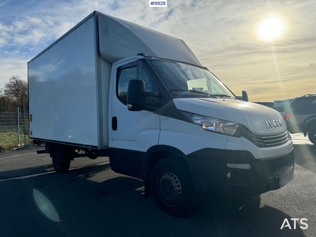Box Truck Iveco Daily with Tail Lift - Tarbesõiduk furgoon: pilt 3 Box Truck Iveco Daily with Tail Lift - Tarbesõiduk furgoon: pilt 3