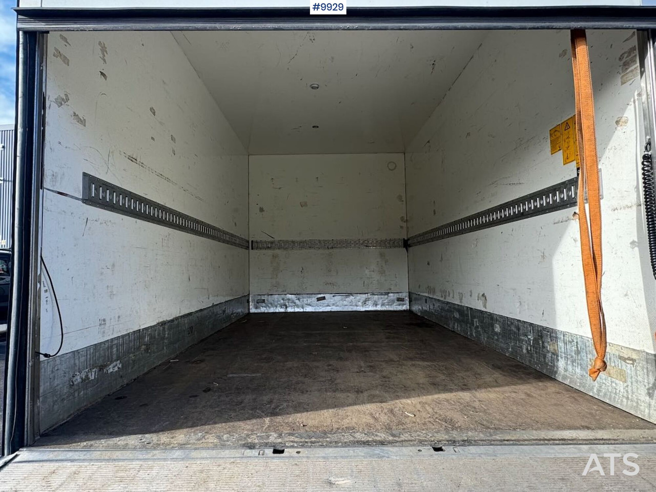 Box Truck Iveco Daily with Tail Lift - Tarbesõiduk furgoon: pilt 5 Box Truck Iveco Daily with Tail Lift - Tarbesõiduk furgoon: pilt 5