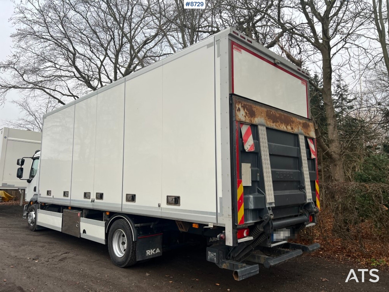Box Truck Volvo FL 42 R with tailgate lift - Kasti veoauto: pilt 4 Box Truck Volvo FL 42 R with tailgate lift - Kasti veoauto: pilt 4