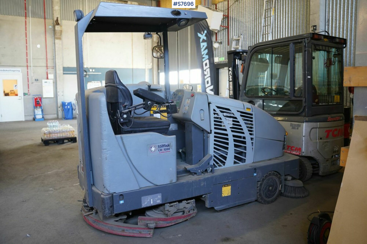 Cleaning machine Nilfisk CR1200 rep.object - Tänavapühkimismasin: pilt 3 Cleaning machine Nilfisk CR1200 rep.object - Tänavapühkimismasin: pilt 3
