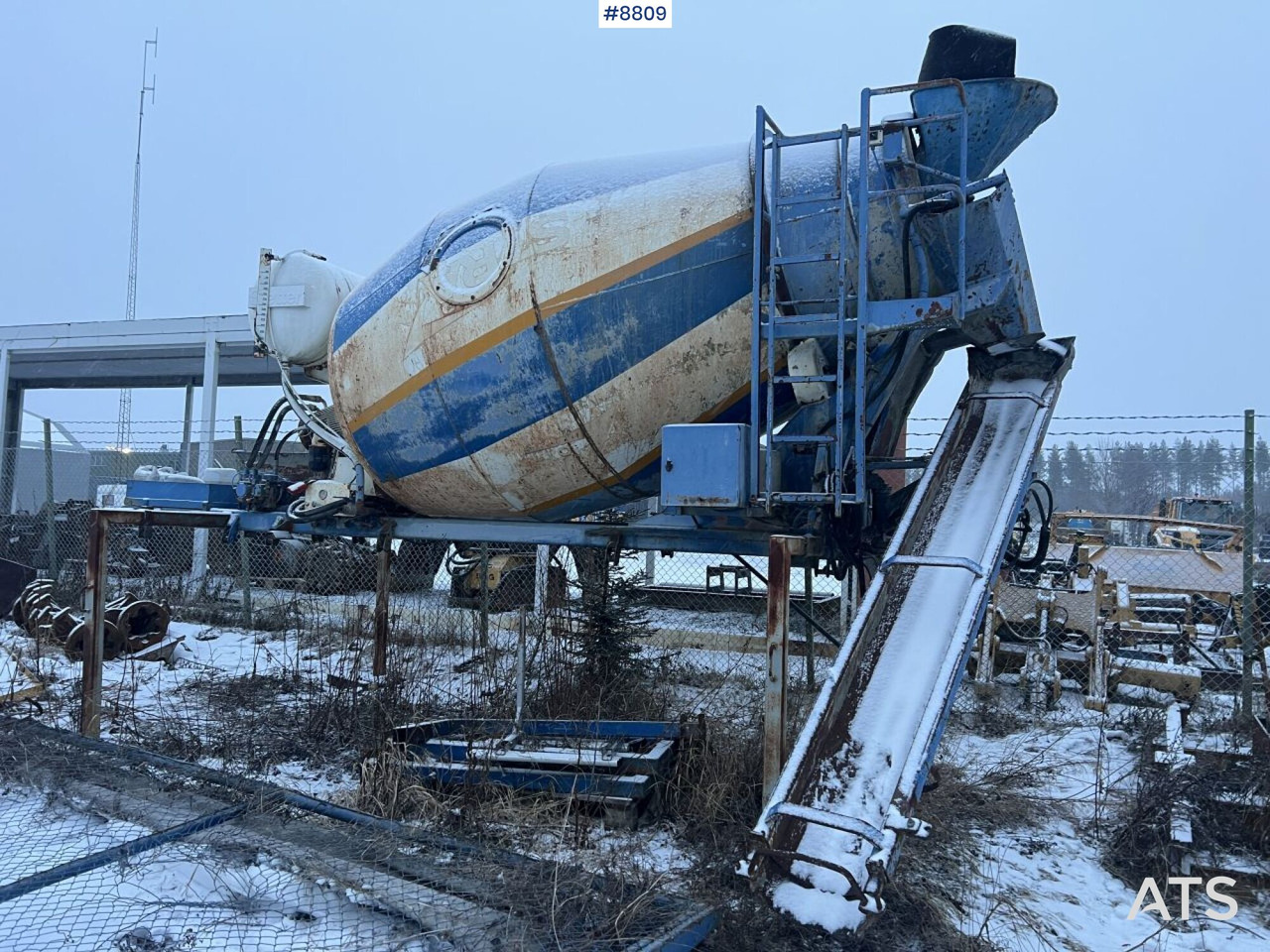 Concrete rotator 6 m3 with Laxo attachment - Betoonisegisti trummel: pilt 1 Concrete rotator 6 m3 with Laxo attachment - Betoonisegisti trummel: pilt 1