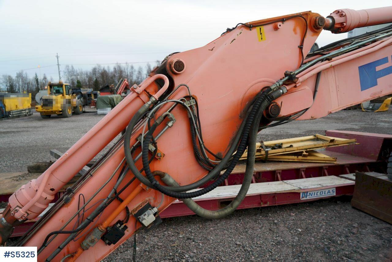 EXCAVATOR Hitachi  EX165W with tools liising EXCAVATOR Hitachi  EX165W with tools: pilt 15