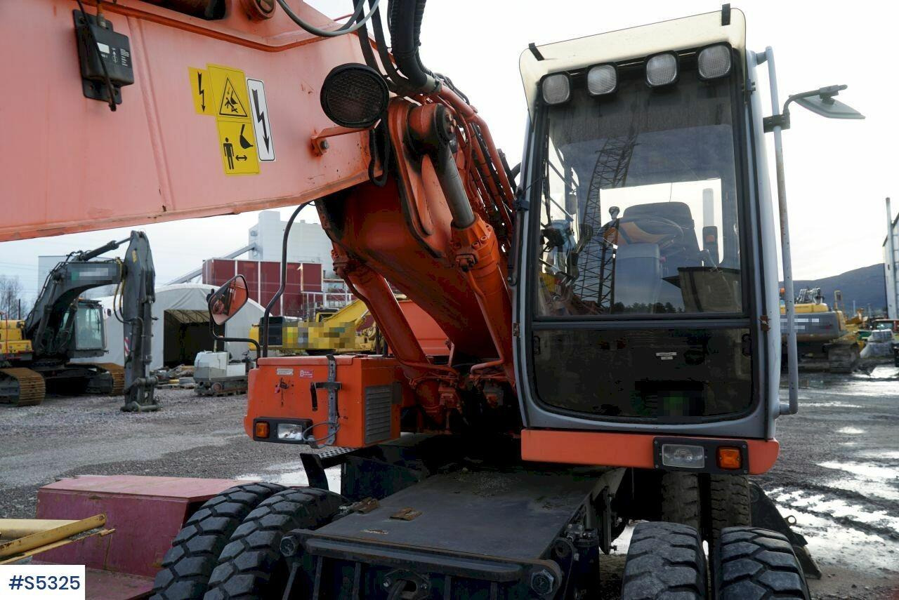 EXCAVATOR Hitachi  EX165W with tools liising EXCAVATOR Hitachi  EX165W with tools: pilt 17