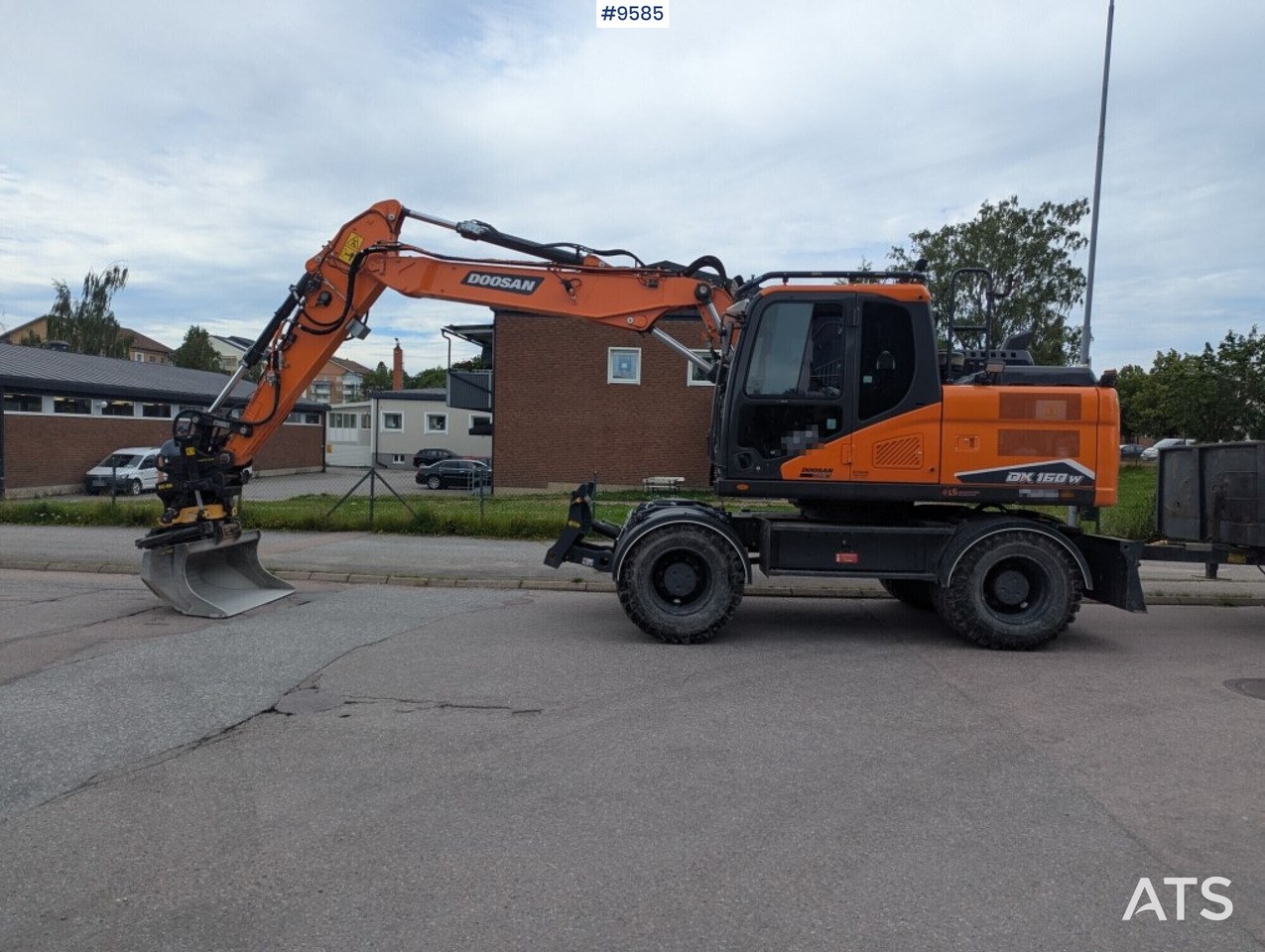 Excavator Doosan DX160W-7 with tipper (SEE VIDEO) - Ratastel ekskavaator: pilt 2 Excavator Doosan DX160W-7 with tipper (SEE VIDEO) - Ratastel ekskavaator: pilt 2