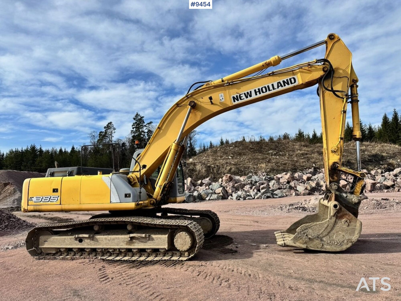 Excavator New Holland E385 - Lintekskavaator: pilt 2 Excavator New Holland E385 - Lintekskavaator: pilt 2