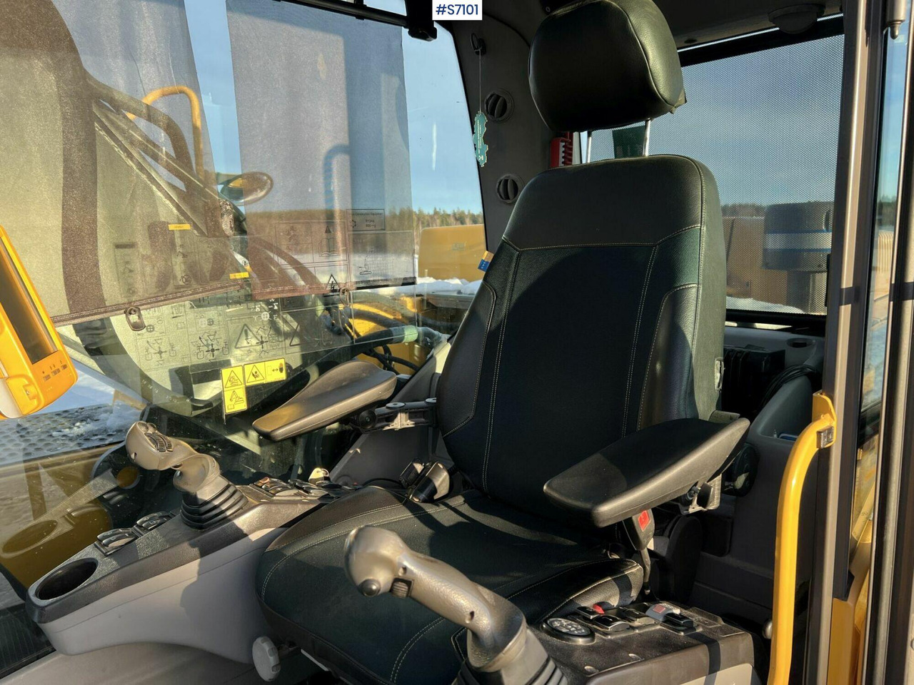 Excavator Volvo EC250DL - Lintekskavaator: pilt 4 Excavator Volvo EC250DL - Lintekskavaator: pilt 4