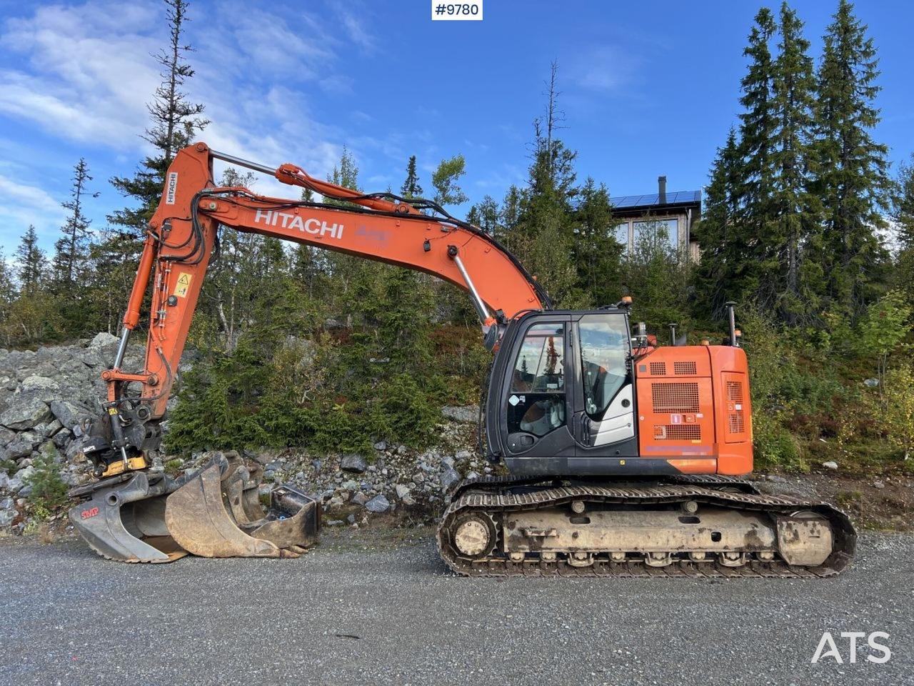 Hitachi ZX 225 US LC-L with excavation system and attachments - Lintekskavaator: pilt 2 Hitachi ZX 225 US LC-L with excavation system and attachments - Lintekskavaator: pilt 2