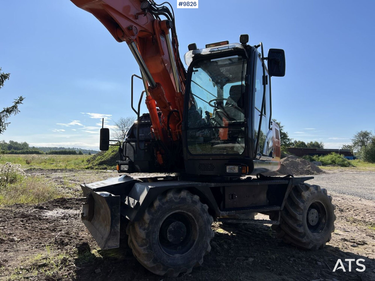 Hitachi ZX140 W-5B with rotor and planer bucket - Ratastel ekskavaator: pilt 3 Hitachi ZX140 W-5B with rotor and planer bucket - Ratastel ekskavaator: pilt 3