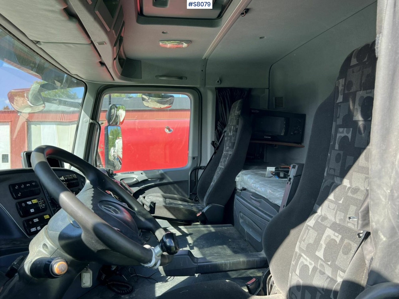 Hook Truck Mercedes Benz 2546 L 6x2 - Konkstõstukiga veoauto: pilt 4 Hook Truck Mercedes Benz 2546 L 6x2 - Konkstõstukiga veoauto: pilt 4