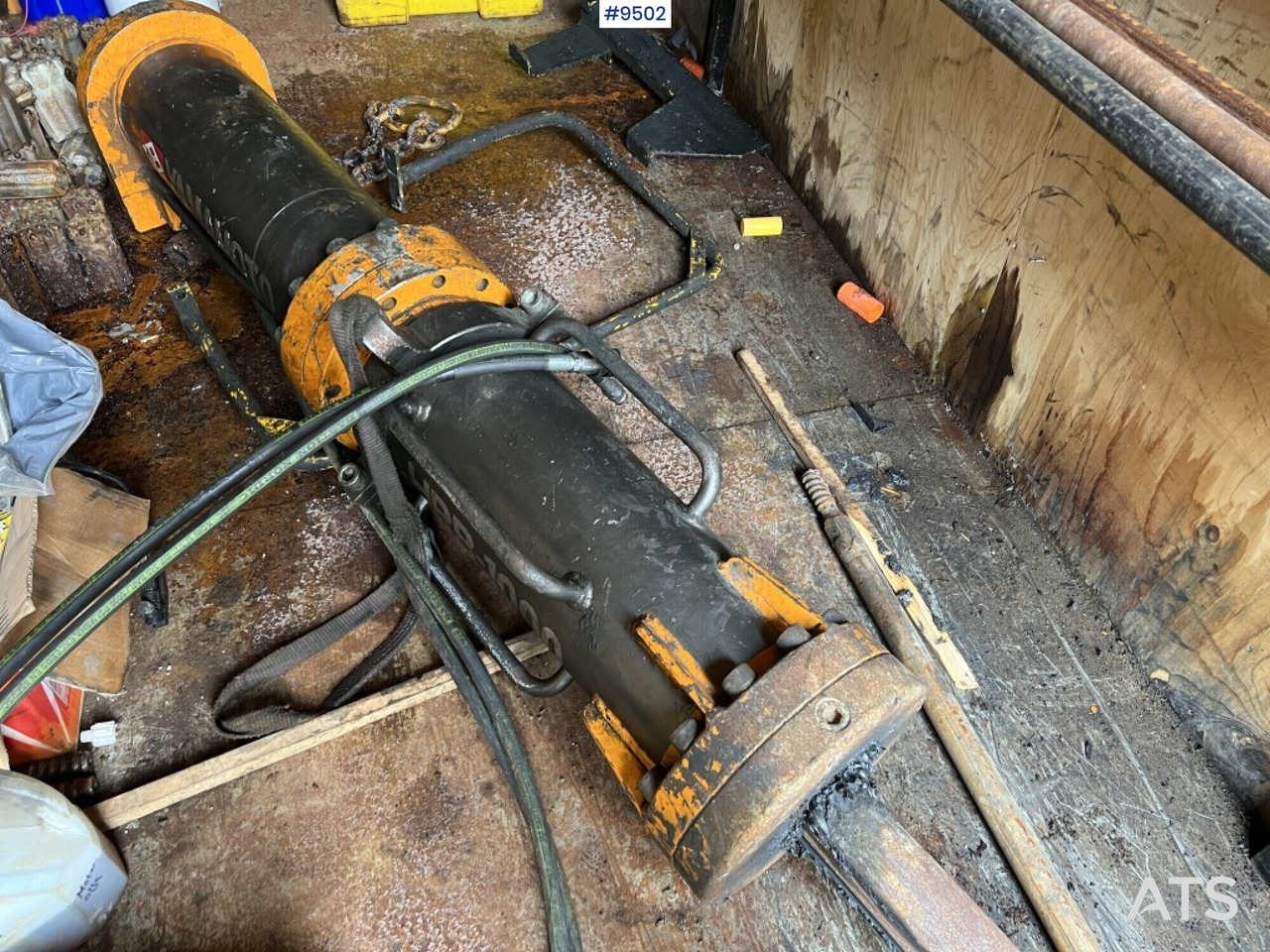 Hydraulic breaker HRB-1000 with extra breaker - Hüdrauliline haamer - Ehitusmasinad: pilt 2 Hydraulic breaker HRB-1000 with extra breaker - Hüdrauliline haamer - Ehitusmasinad: pilt 2