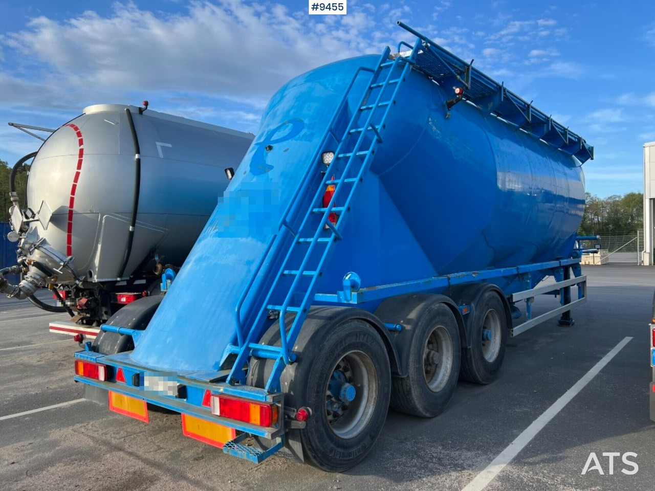 INTERCONSULT Bulk trailer - Silo poolhaagis: pilt 3 INTERCONSULT Bulk trailer - Silo poolhaagis: pilt 3