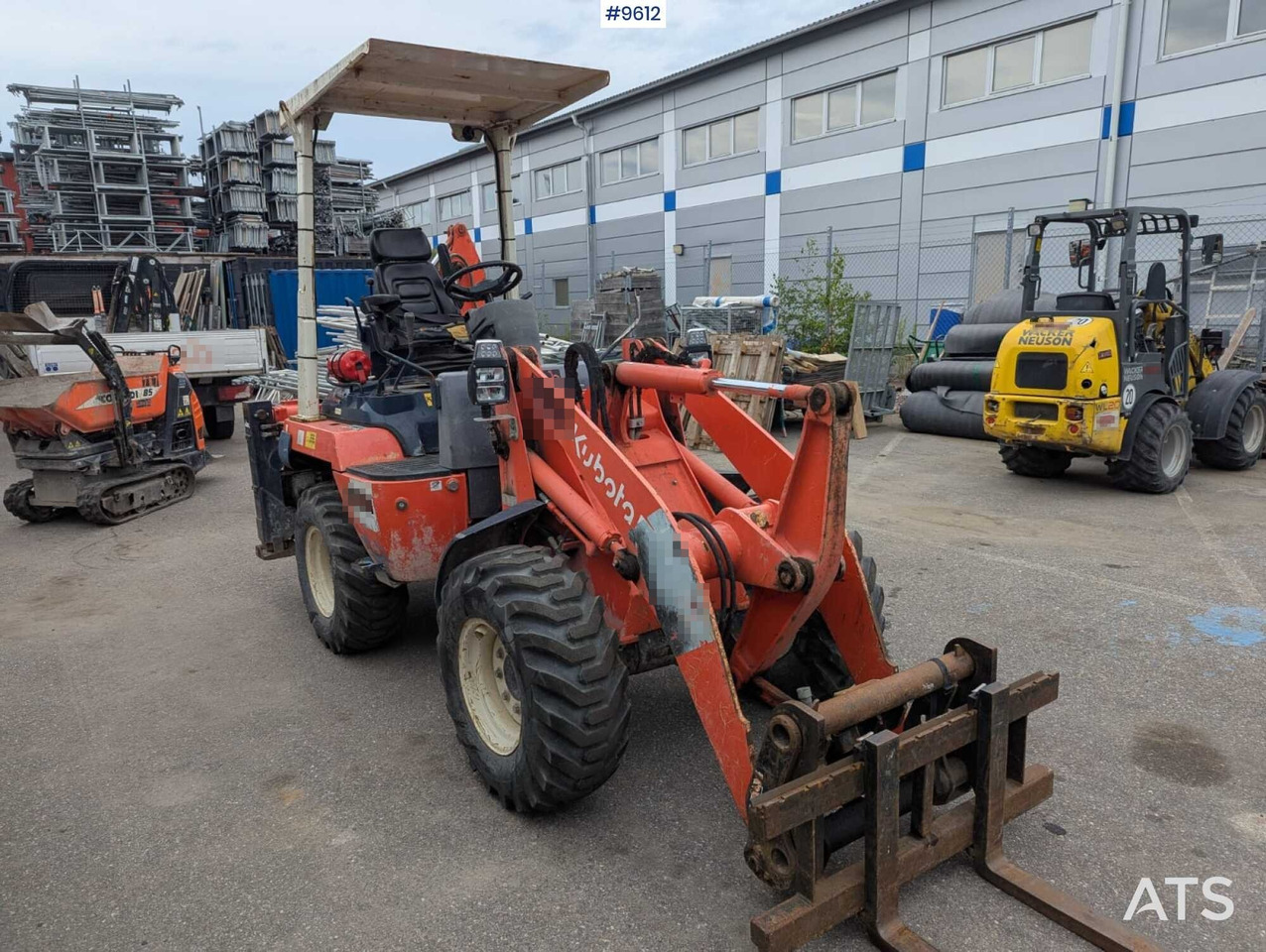 Kubota backhoe loader - Ekskavaator-laadur: pilt 2 Kubota backhoe loader - Ekskavaator-laadur: pilt 2