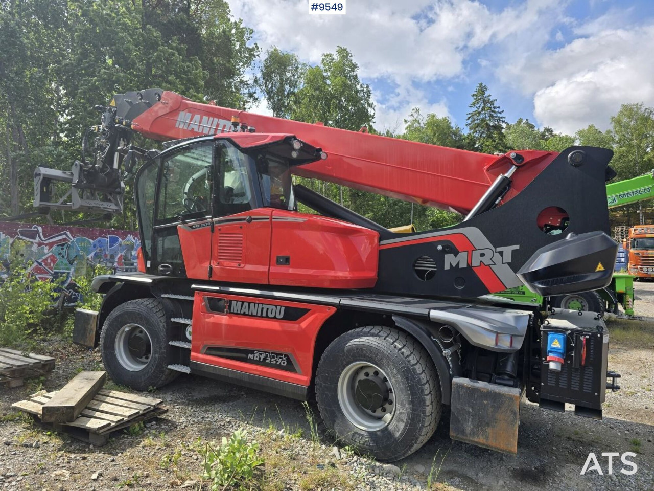 Manitou MRT 2570 Rotating Telescopic Handler - Teleskooplaadur: pilt 2 Manitou MRT 2570 Rotating Telescopic Handler - Teleskooplaadur: pilt 2