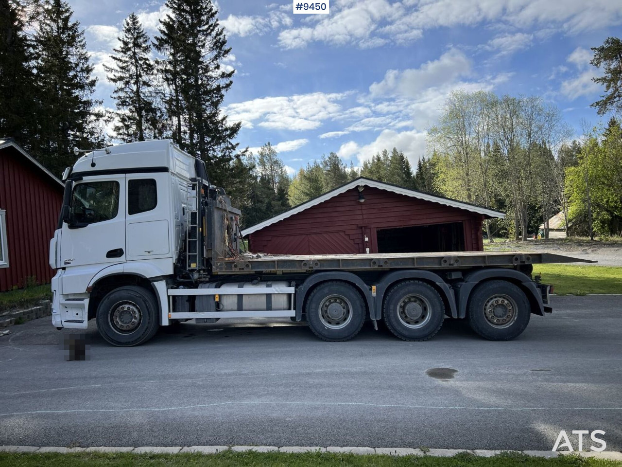 Mercedes Benz Arocs 3251 Tridem Hooklift, flatbed and concrete rotator - Konkstõstukiga veoauto: pilt 3 Mercedes Benz Arocs 3251 Tridem Hooklift, flatbed and concrete rotator - Konkstõstukiga veoauto: pilt 3