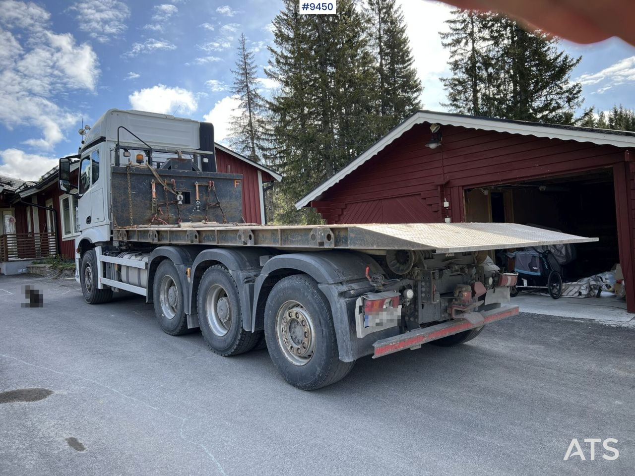 Mercedes Benz Arocs 3251 Tridem Hooklift, flatbed and concrete rotator - Konkstõstukiga veoauto: pilt 4 Mercedes Benz Arocs 3251 Tridem Hooklift, flatbed and concrete rotator - Konkstõstukiga veoauto: pilt 4