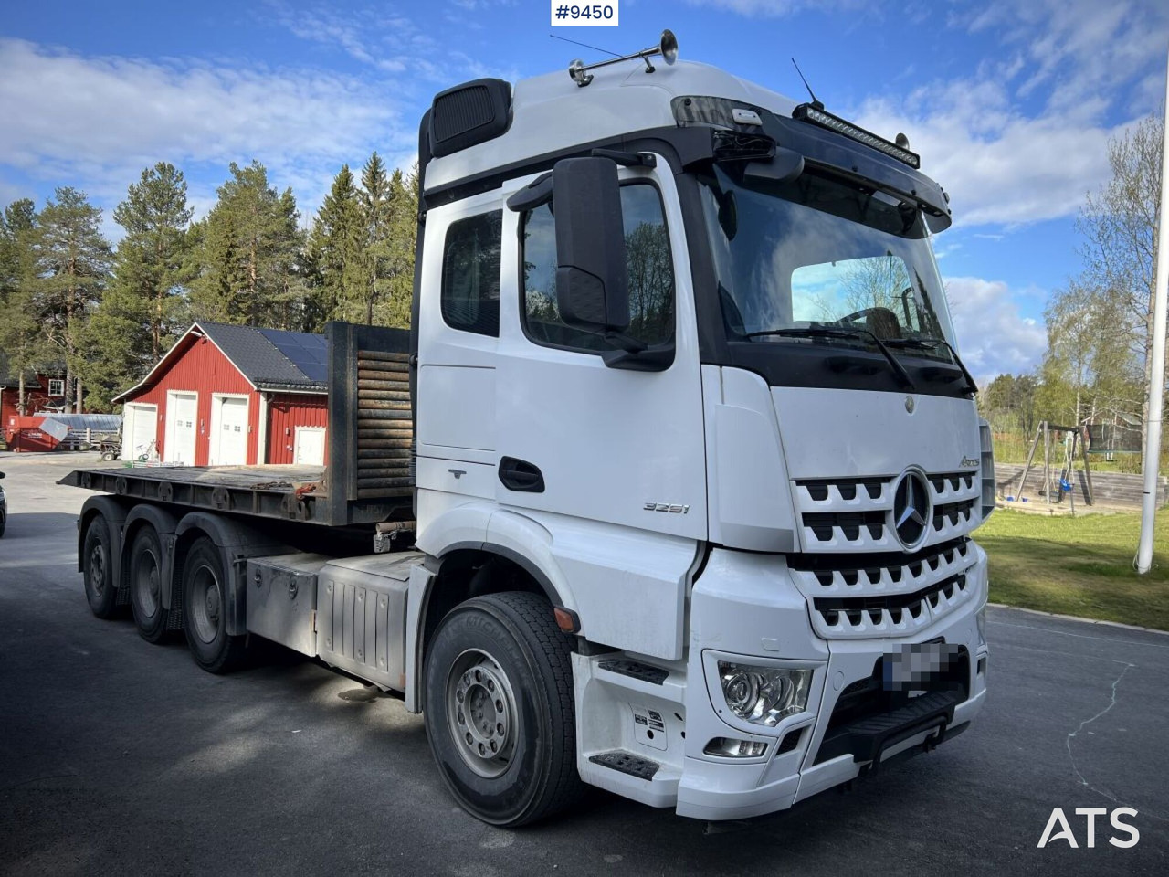 Mercedes Benz Arocs 3251 Tridem Hooklift, flatbed and concrete rotator - Konkstõstukiga veoauto: pilt 2 Mercedes Benz Arocs 3251 Tridem Hooklift, flatbed and concrete rotator - Konkstõstukiga veoauto: pilt 2