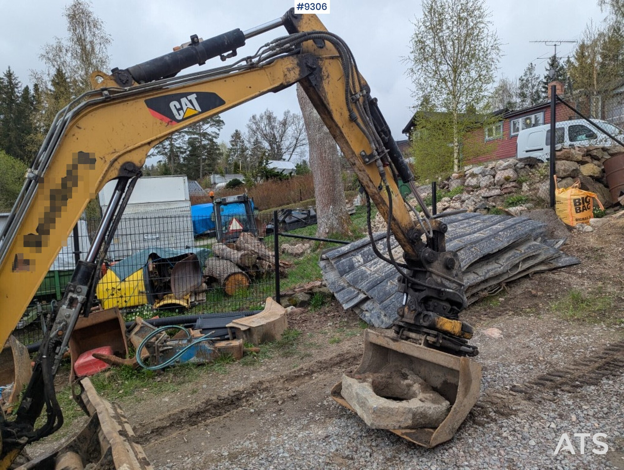Mini excavator Cat 303.5E CR with tiltrotator and attachments (See Video) - Miniekskavaator: pilt 4 Mini excavator Cat 303.5E CR with tiltrotator and attachments (See Video) - Miniekskavaator: pilt 4