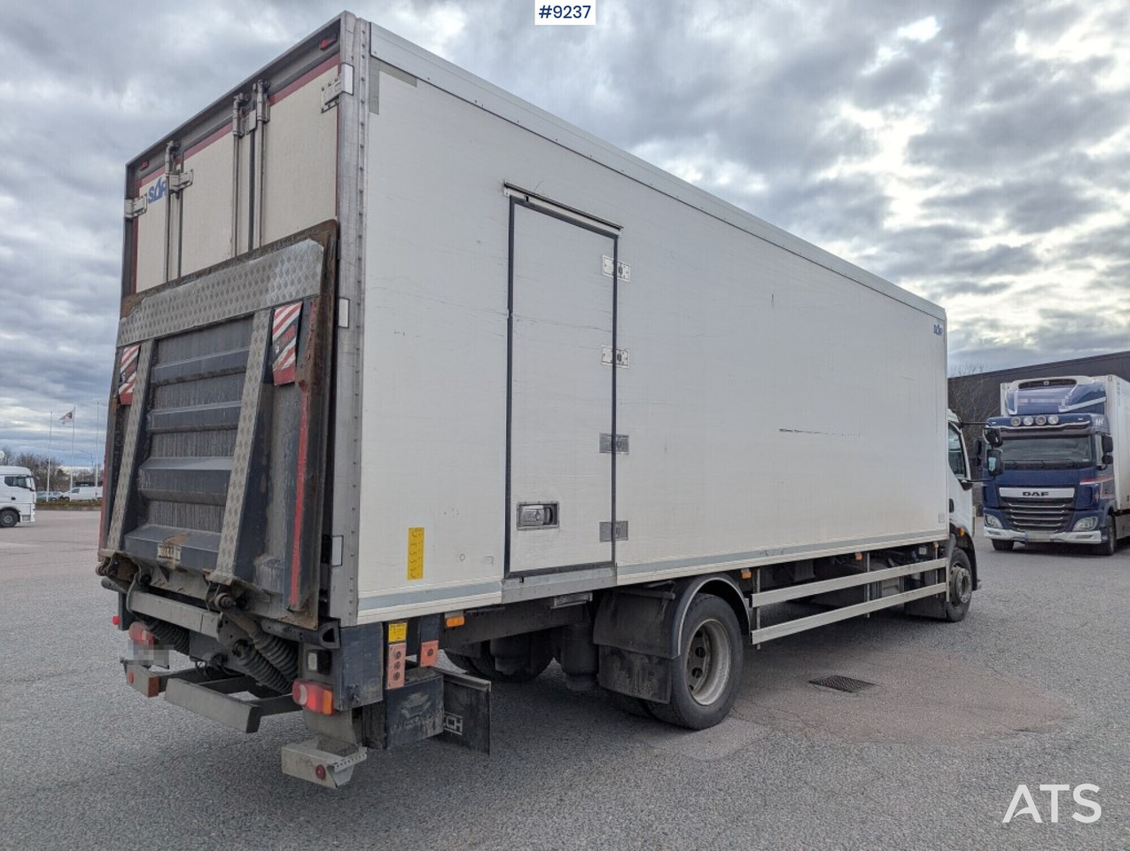 Refrigerated Box truck Volvo FL 260 4X2 with tail lift (SEE VIDEO) - Külmutiga veoauto: pilt 4 Refrigerated Box truck Volvo FL 260 4X2 with tail lift (SEE VIDEO) - Külmutiga veoauto: pilt 4