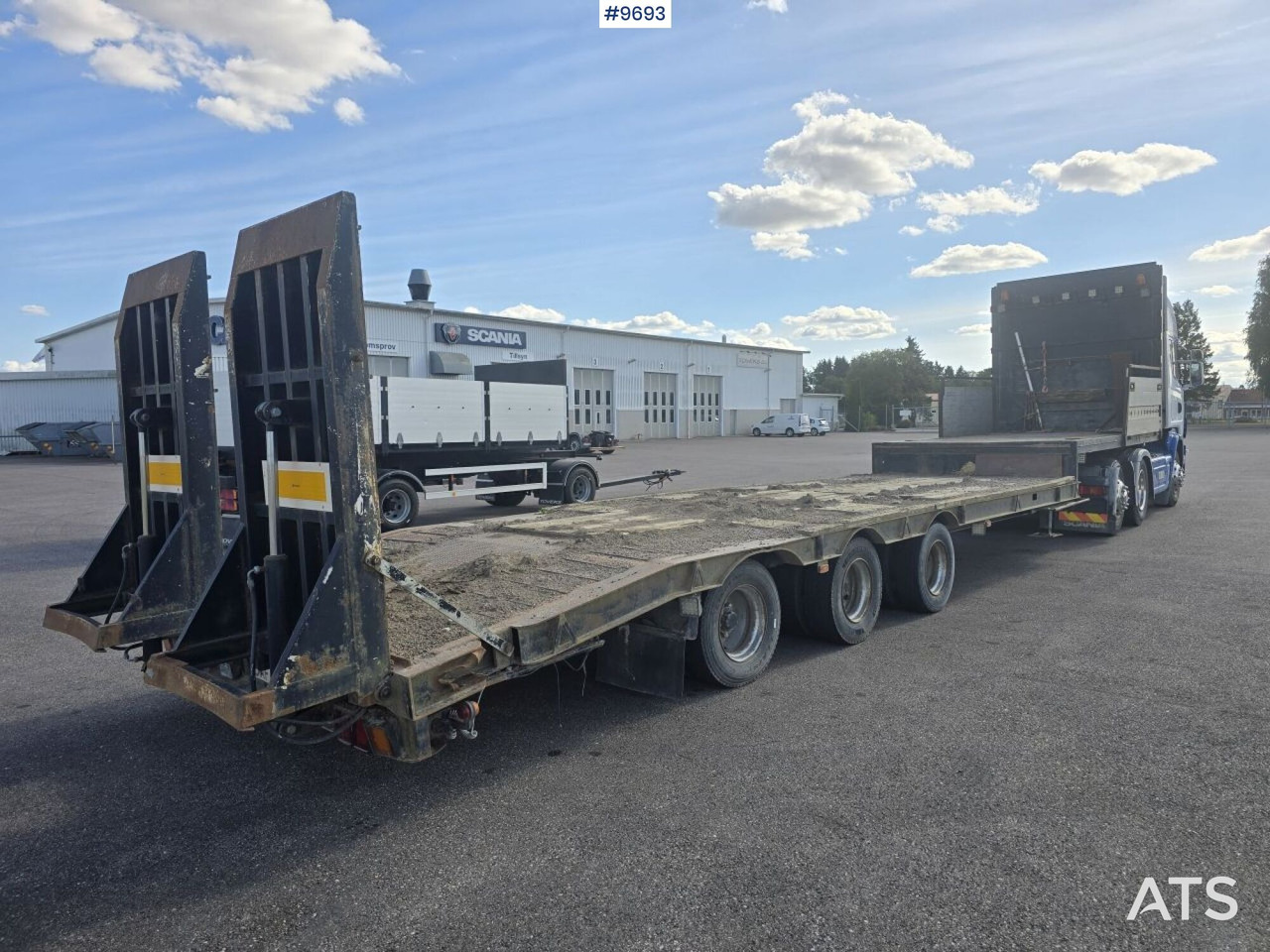 Scania dragbil med maskintrailer - Sadulveok, Treilerpoolhaagis: pilt 3 Scania dragbil med maskintrailer - Sadulveok, Treilerpoolhaagis: pilt 3