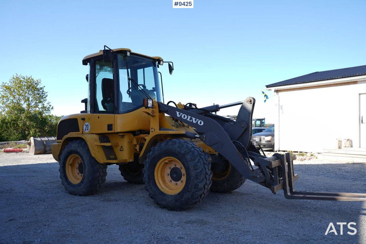 Volvo L35 G with implements (VIDEO) - Rataslaadur: pilt 2 Volvo L35 G with implements (VIDEO) - Rataslaadur: pilt 2