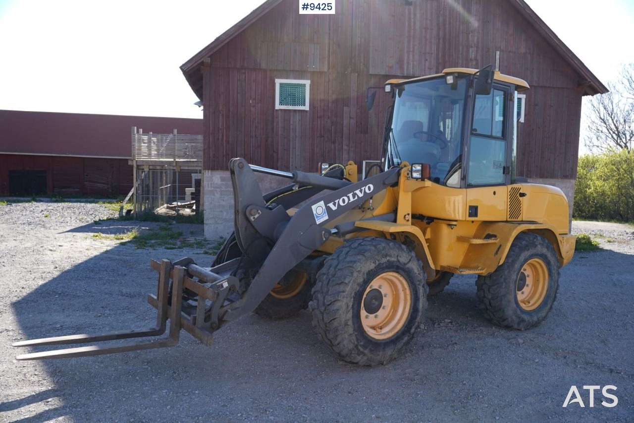 Volvo L35 G with implements (VIDEO) - Rataslaadur: pilt 1 Volvo L35 G with implements (VIDEO) - Rataslaadur: pilt 1