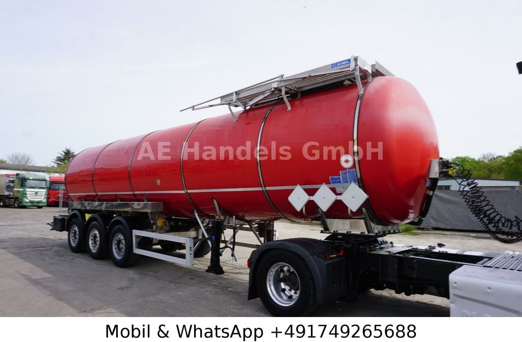 Feldbinder TSA 32.3 Aluminium Bitumen*ADR/32.000Ltr./3-Axle - Tsistern poolhaagis: pilt 1 Feldbinder TSA 32.3 Aluminium Bitumen*ADR/32.000Ltr./3-Axle - Tsistern poolhaagis: pilt 1
