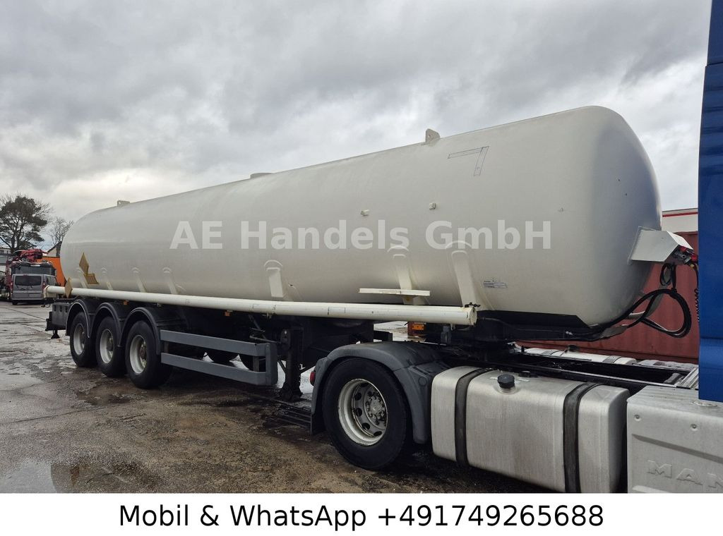 Willig *ADR/40.000Liter/Kerosin/Diesel/Benzin - Tsistern poolhaagis: pilt 1 Willig *ADR/40.000Liter/Kerosin/Diesel/Benzin - Tsistern poolhaagis: pilt 1