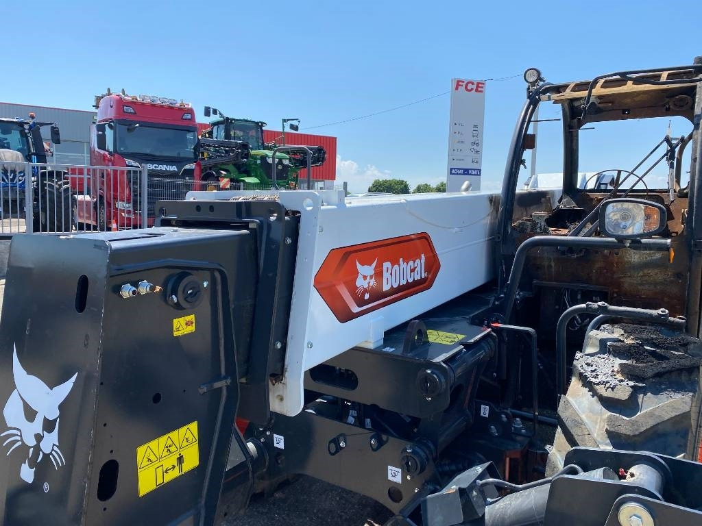 Teleskooplaadur Bobcat T41.140SLPRB 1er Main Origine Française endommagé: pilt 17