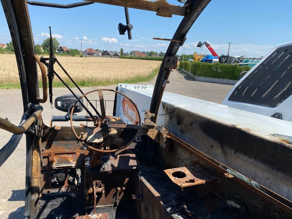 Teleskooplaadur Bobcat T41.140SLPRB 1er Main Origine Française endommagé: pilt 10
