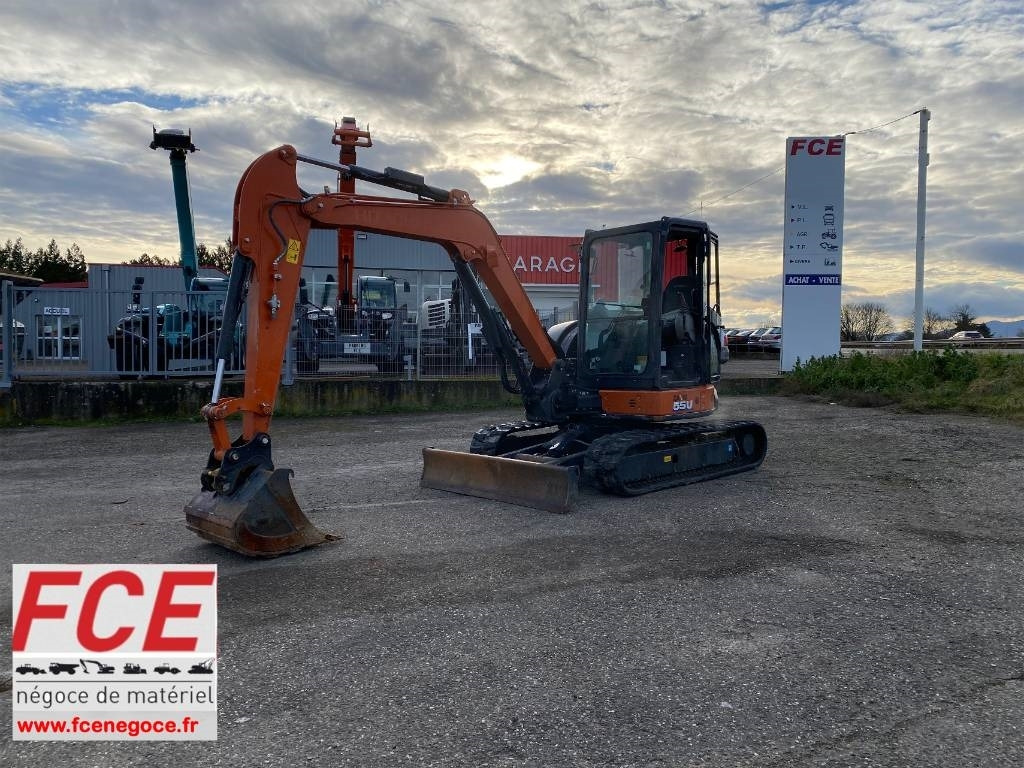 Hitachi ZX55-U6/CLR Origine Française endommagée - Miniekskavaator: pilt 1 Hitachi ZX55-U6/CLR Origine Française endommagée - Miniekskavaator: pilt 1