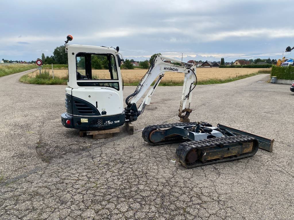 Hyundai ROBEX 25Z-9AK Certificat CE endommagée - Miniekskavaator: pilt 4 Hyundai ROBEX 25Z-9AK Certificat CE endommagée - Miniekskavaator: pilt 4