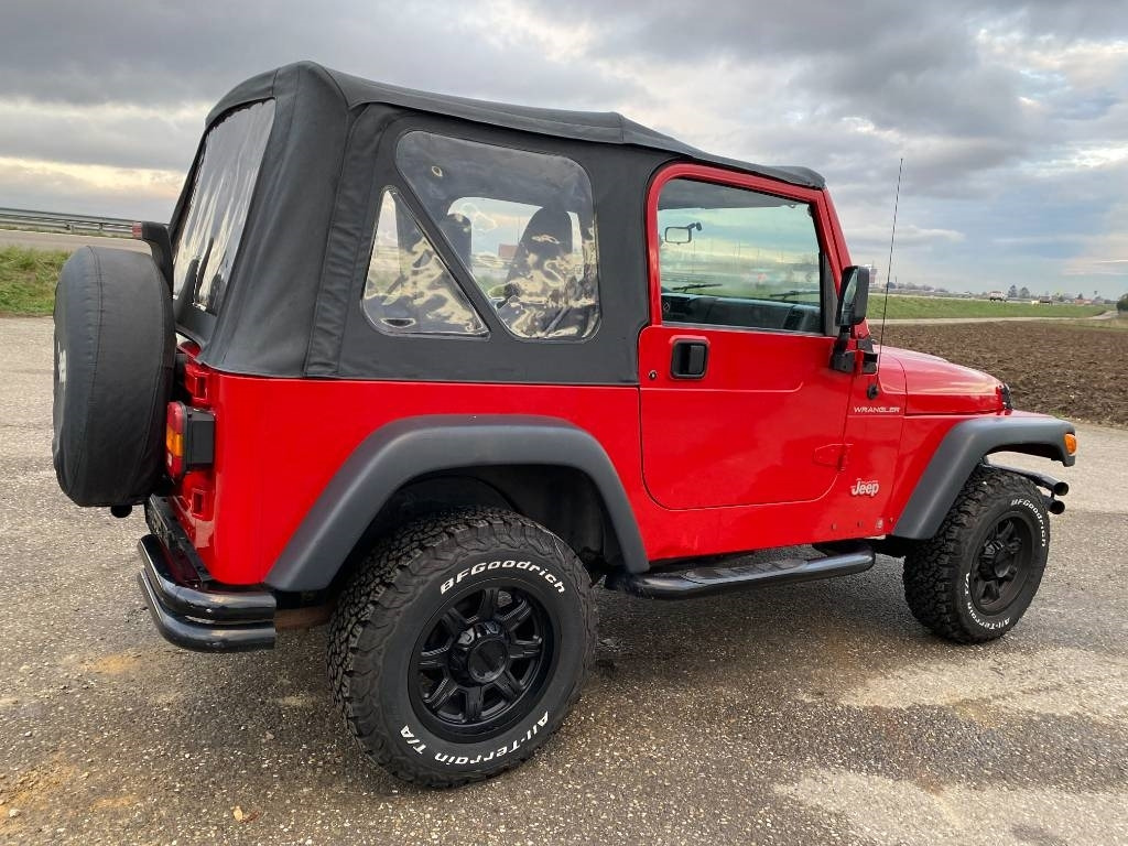 Jeep WRANGLER 2.5i 118 Véhicule d'Origine Française - Maastur: pilt 4 Jeep WRANGLER 2.5i 118 Véhicule d'Origine Française - Maastur: pilt 4