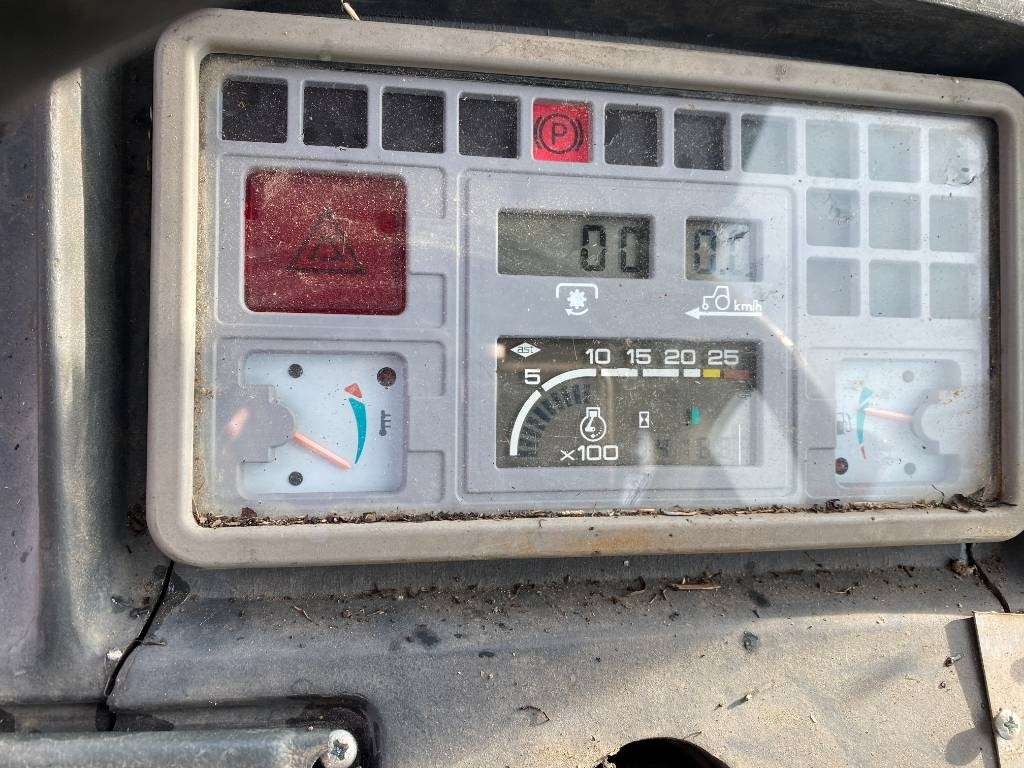 Traktor Landini REX R70V Enjambeur a Grand dégagement endommagé: pilt 7