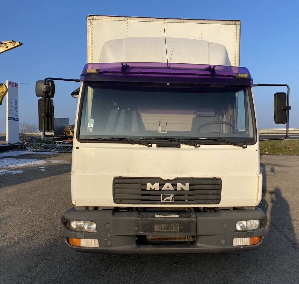 MAN LE 220C a Réparer - Kasti veoauto: pilt 2 MAN LE 220C a Réparer - Kasti veoauto: pilt 2