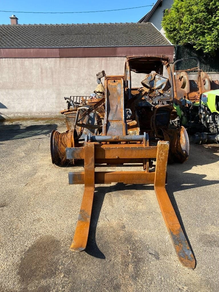 Manitou MLT 737 endommagé - Teleskooplaadur: pilt 2 Manitou MLT 737 endommagé - Teleskooplaadur: pilt 2