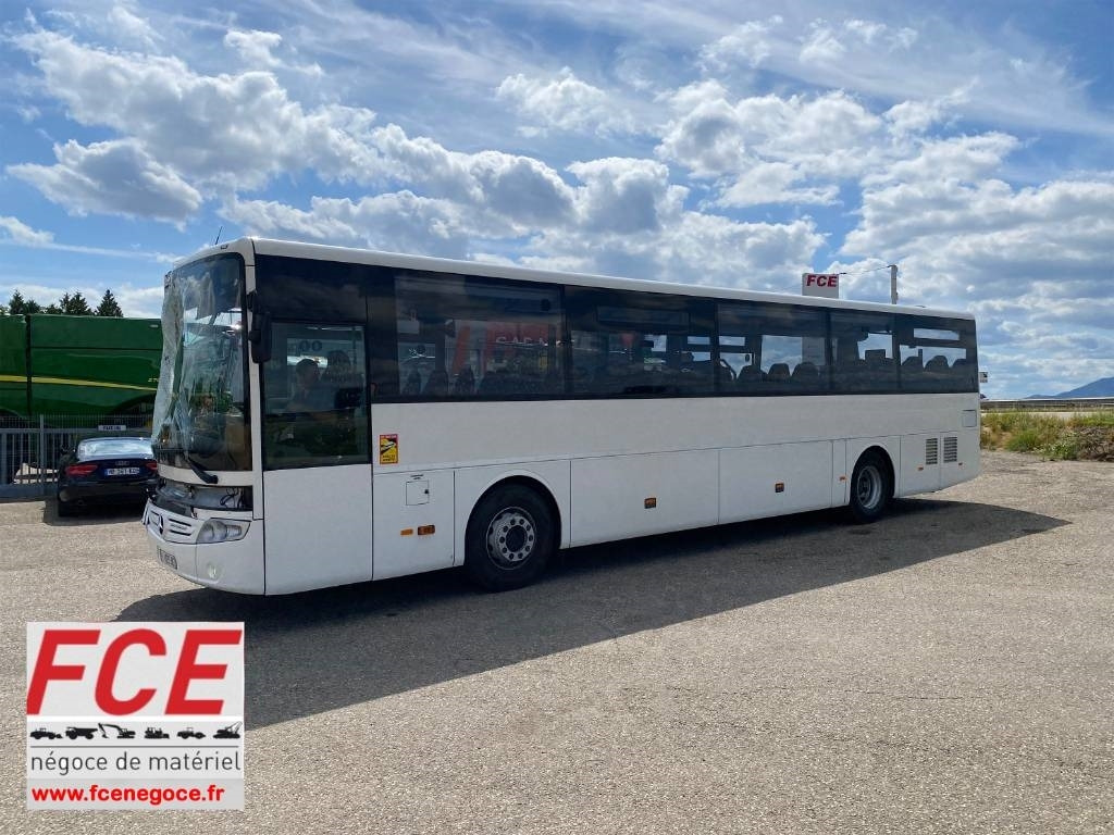 Mercedes-Benz INTOURO Court 220Kws/Boite Manuelle endommagé - Maakonnaliini buss: pilt 1 Mercedes-Benz INTOURO Court 220Kws/Boite Manuelle endommagé - Maakonnaliini buss: pilt 1