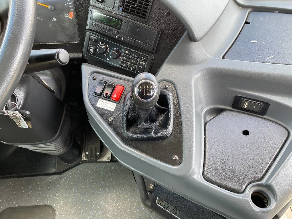 Maakonnaliini buss Mercedes-Benz INTOURO Court 220Kws/Boite Manuelle endommagé: pilt 23