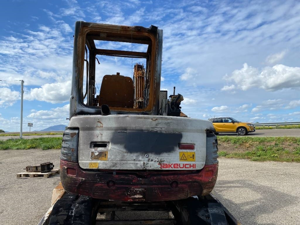 Takeuchi TB 250 + Brise roche et Godets endommagée - Miniekskavaator: pilt 2 Takeuchi TB 250 + Brise roche et Godets endommagée - Miniekskavaator: pilt 2