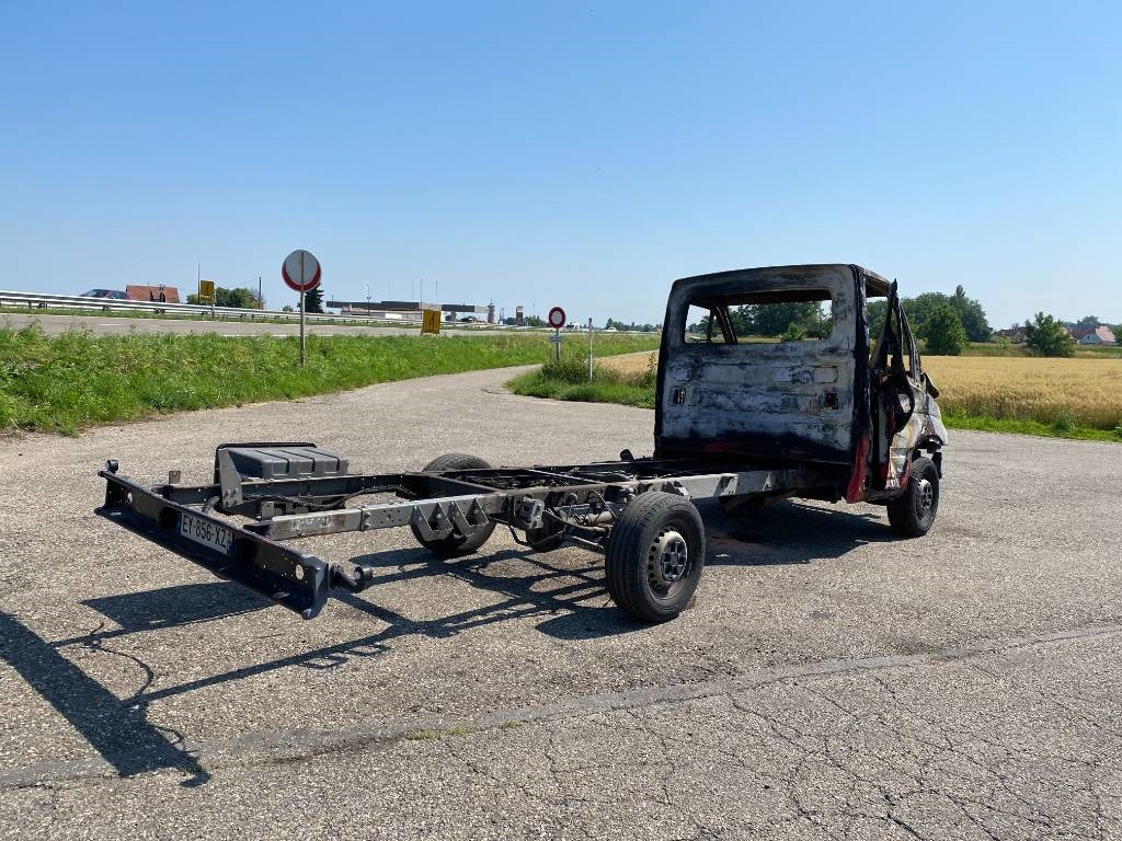 Iveco Châssis Cabine DAILY 33S12 / 2.3D 115 - Tarbesõiduk: pilt 4 Iveco Châssis Cabine DAILY 33S12 / 2.3D 115 - Tarbesõiduk: pilt 4