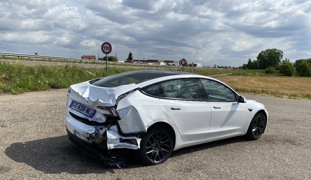 Tesla MODEL 3 5YJ3 Carte Grise Française endommagée - Auto: pilt 4 Tesla MODEL 3 5YJ3 Carte Grise Française endommagée - Auto: pilt 4