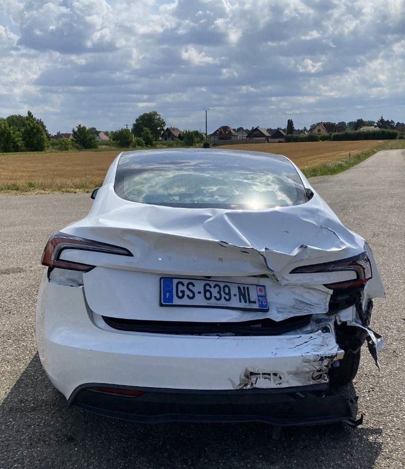 Tesla MODEL 3 5YJ3 Carte Grise Française endommagée - Auto: pilt 5 Tesla MODEL 3 5YJ3 Carte Grise Française endommagée - Auto: pilt 5