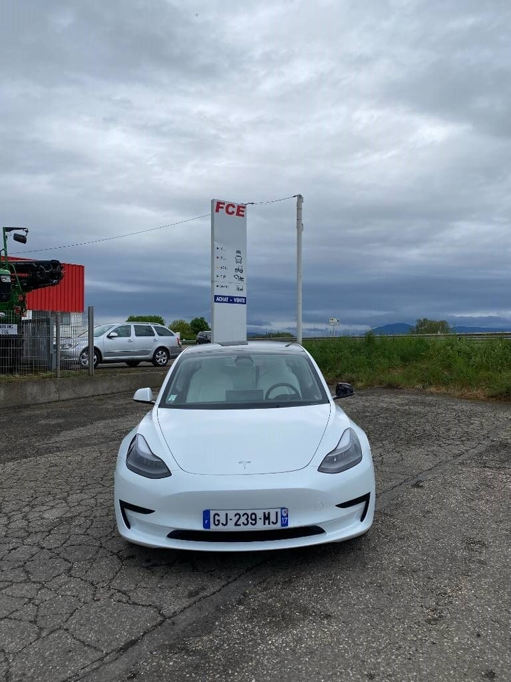 Tesla MODEL 3 5YJ3 - Rwd-Carte Grise Française endommagé - Auto: pilt 2 Tesla MODEL 3 5YJ3 - Rwd-Carte Grise Française endommagé - Auto: pilt 2