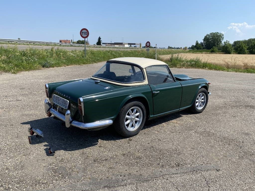 Triumph TR4-A + Hard Top / OldTimer endommagé - Auto: pilt 4 Triumph TR4-A + Hard Top / OldTimer endommagé - Auto: pilt 4
