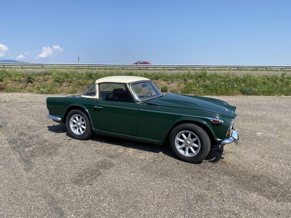 Triumph TR4-A + Hard Top / OldTimer endommagé - Auto: pilt 3 Triumph TR4-A + Hard Top / OldTimer endommagé - Auto: pilt 3