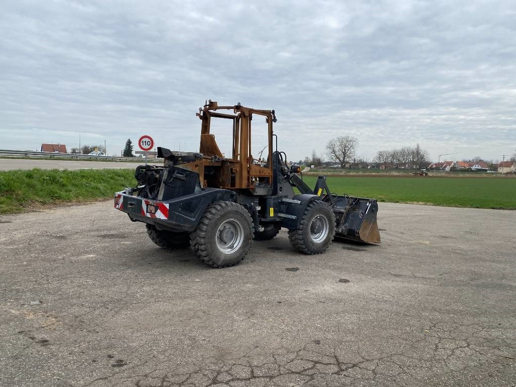 Yanmar V 100 / Certificat CE endommagée - Rataslaadur: pilt 4 Yanmar V 100 / Certificat CE endommagée - Rataslaadur: pilt 4