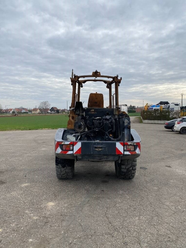Yanmar V 100 / Certificat CE endommagée - Rataslaadur: pilt 5 Yanmar V 100 / Certificat CE endommagée - Rataslaadur: pilt 5