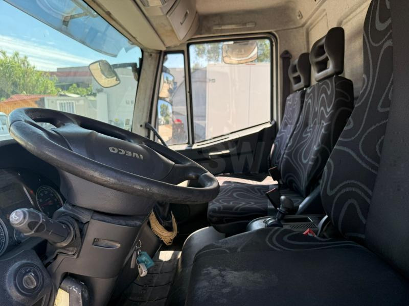 Iveco 120E22 CAISSE FRIGO HAYON - Külmutiga veoauto: pilt 4 Iveco 120E22 CAISSE FRIGO HAYON - Külmutiga veoauto: pilt 4