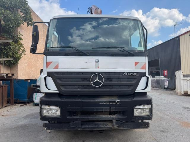 Mercedes AXOR 1828 BENNE GRUE FASSI - Kallurauto, Kraanaga veoauto: pilt 2 Mercedes AXOR 1828 BENNE GRUE FASSI - Kallurauto, Kraanaga veoauto: pilt 2