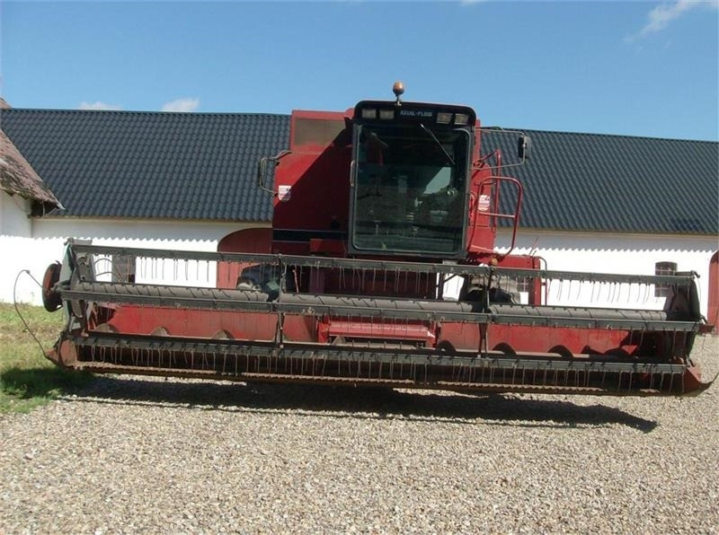 Case IH 1680 E 22 fod skærebord og ekstra bredde hjul - Kombain: pilt 1 Case IH 1680 E 22 fod skærebord og ekstra bredde hjul - Kombain: pilt 1